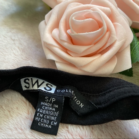 💕 2/$25 Ripped back van halen crop top - Picture 3 of 3